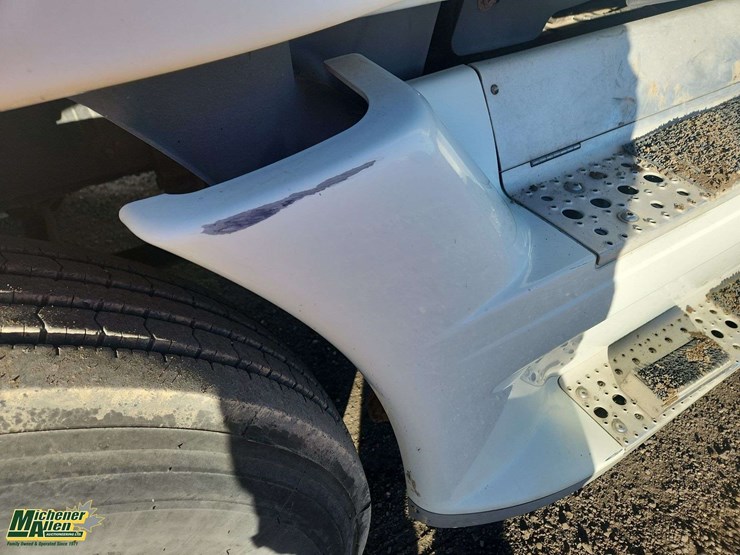 2009-freightliner-cascadia-t/a-sleeper-tractor-image-47