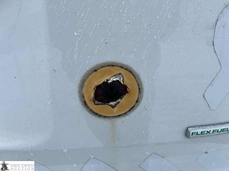 2014-ford-explorer-image-30