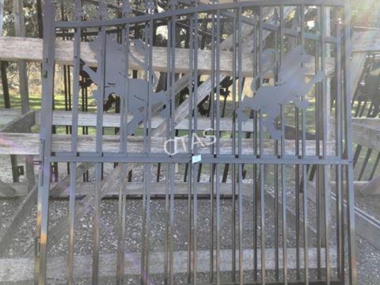 #80-•-bi-parting-iron-gate-w/-lion-motif---4.2m-image-1