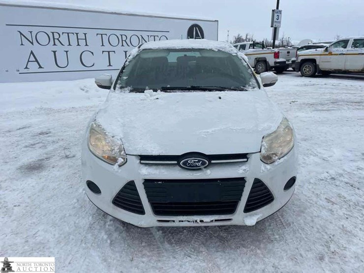 2014-ford-focus-se-image-2