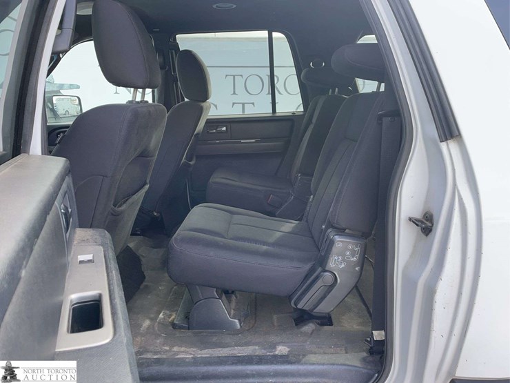 2015-ford-expedition-image-27