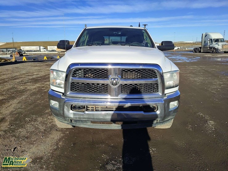 2015-dodge-3500-image-9