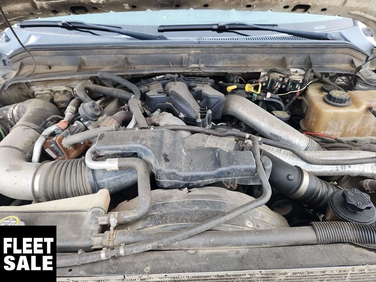 2011-ford-f550-image-33