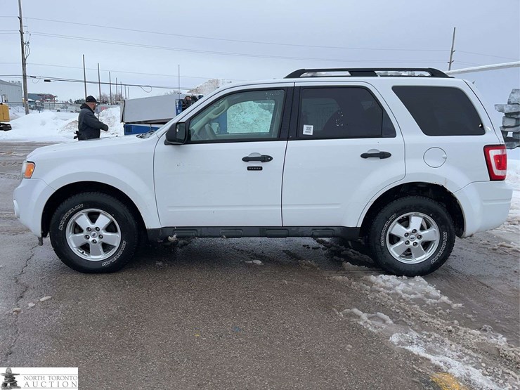 2012-ford-escape-xlt-image-12