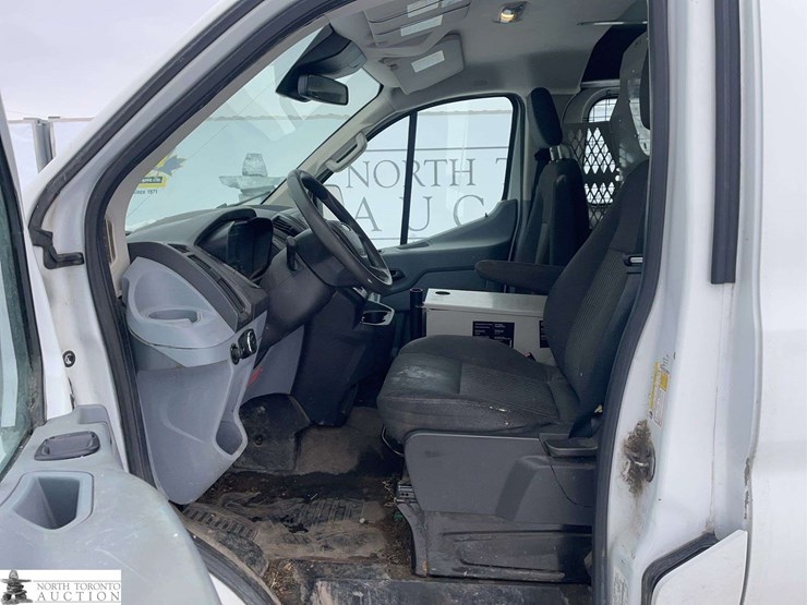 2016-ford-transit-image-13