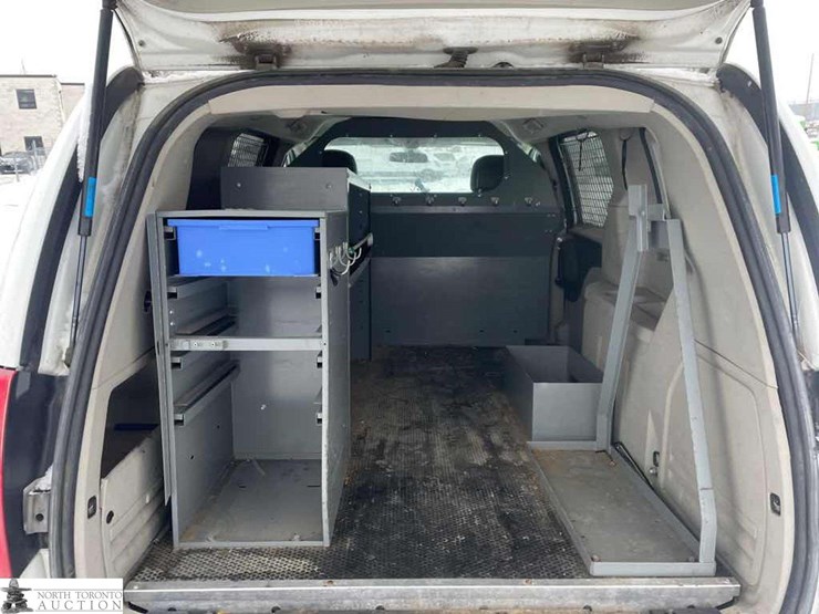 2015-ram-tradesman-image-10