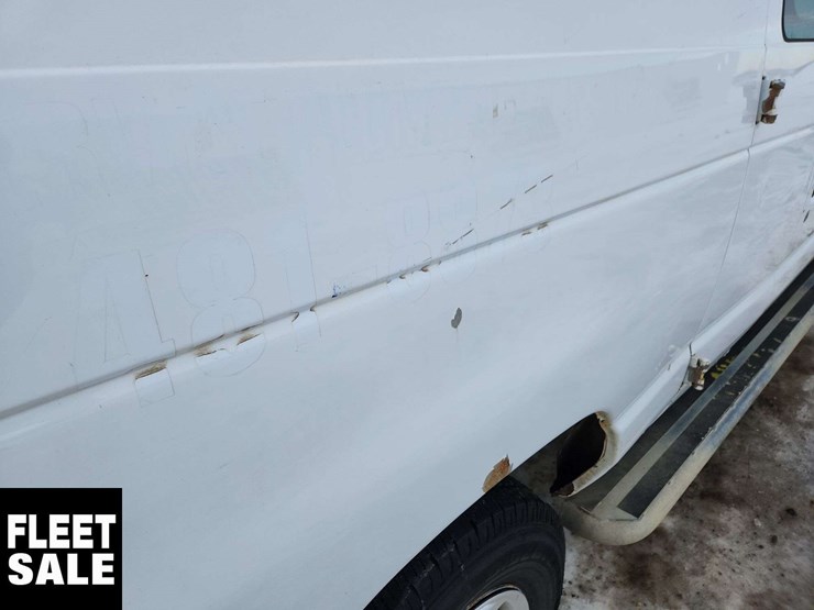 2013-ford-cargo-image-42