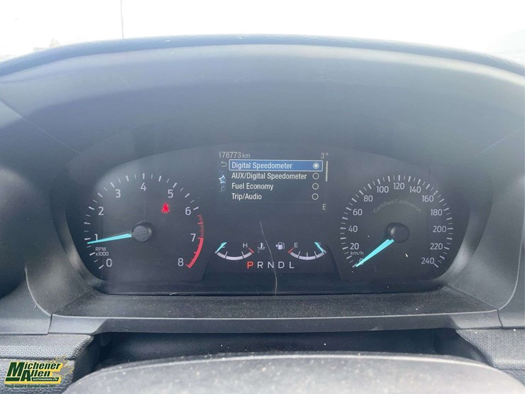 2020-ford-explorer-image-14