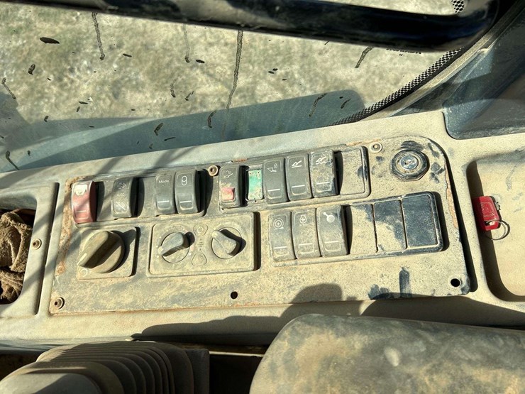 deere-344l-image-8