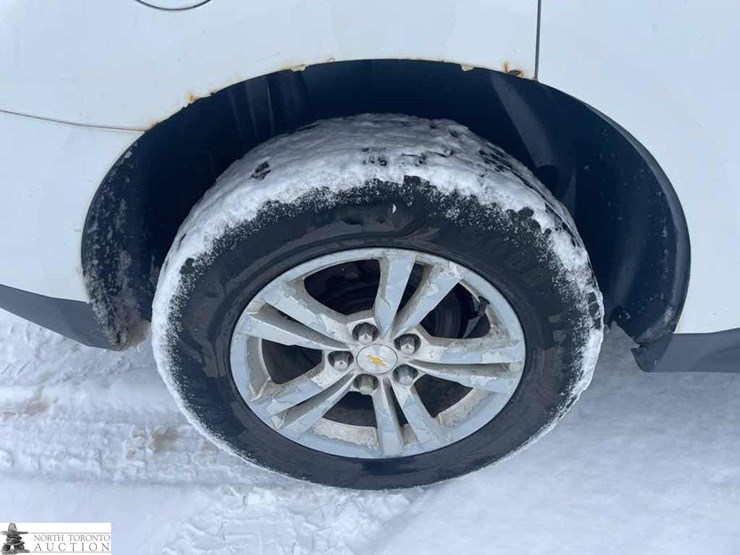 2015-chevrolet-equinox-ls-image-13