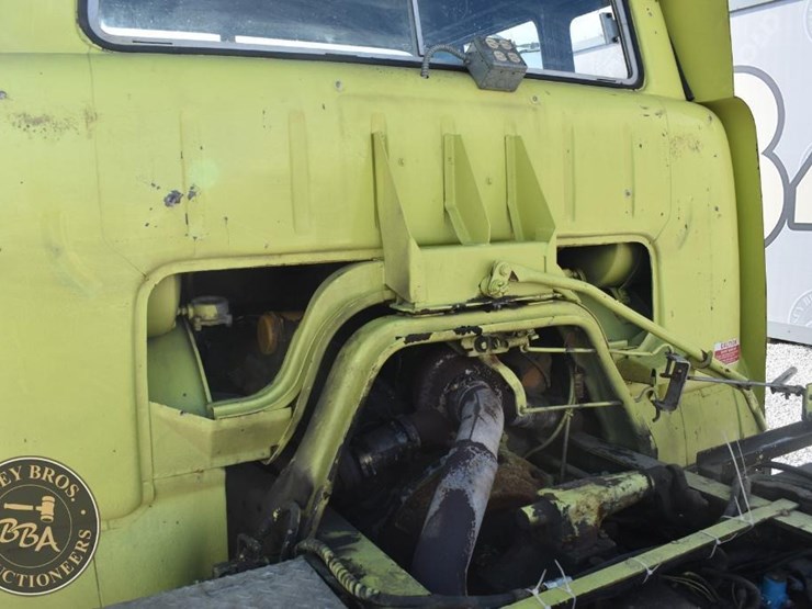 1989-ford-c8000-image-11