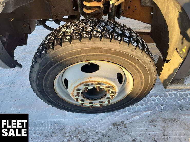 2006-ford-f550-image-10