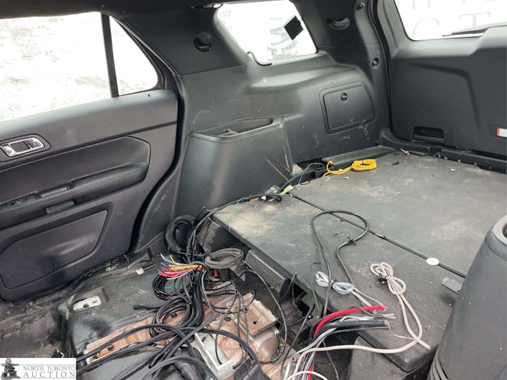 2018-ford-explorer-image-29