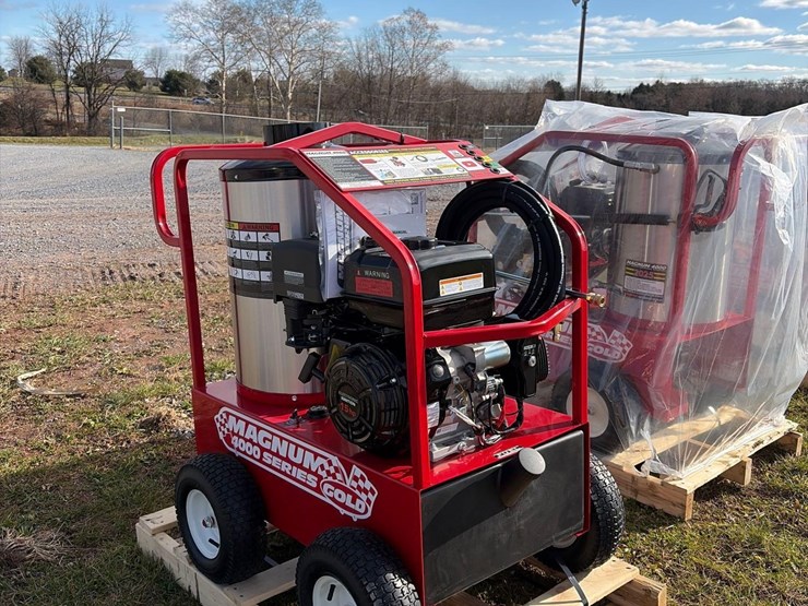 magnum-4000-series-hot-water-pressure-washer-image-1