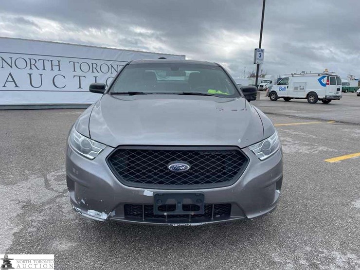 2018-ford-taurus-police-inte-image-2