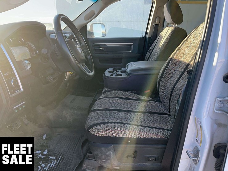 2015-dodge-2500-image-14