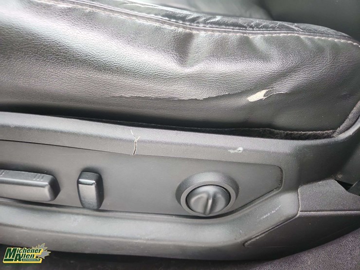 2015-gmc-acadia-image-36