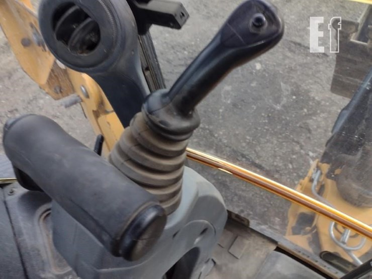 2019-deere-310sl-image-12