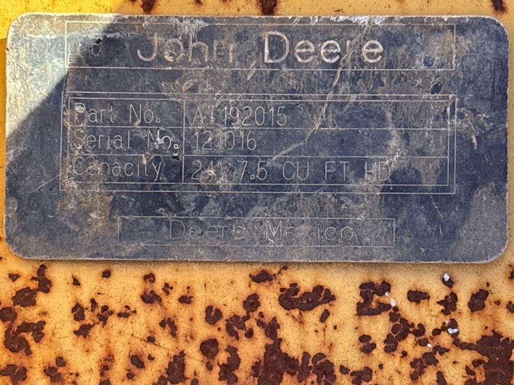 john-deere-24in-digging-tooth-bucket-excavator-attachment-image-4