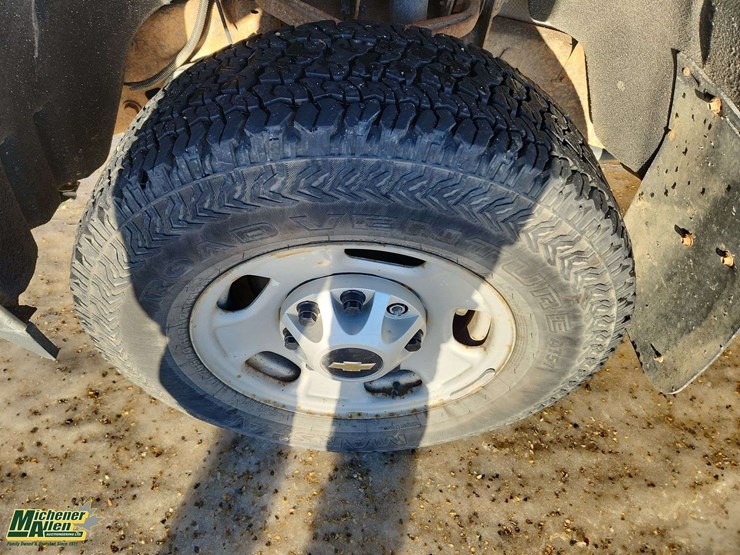 2015-chevrolet-silverado-2500hd-image-11