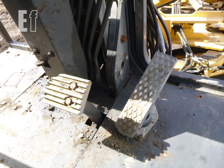 2004-volvo-g86-image-8