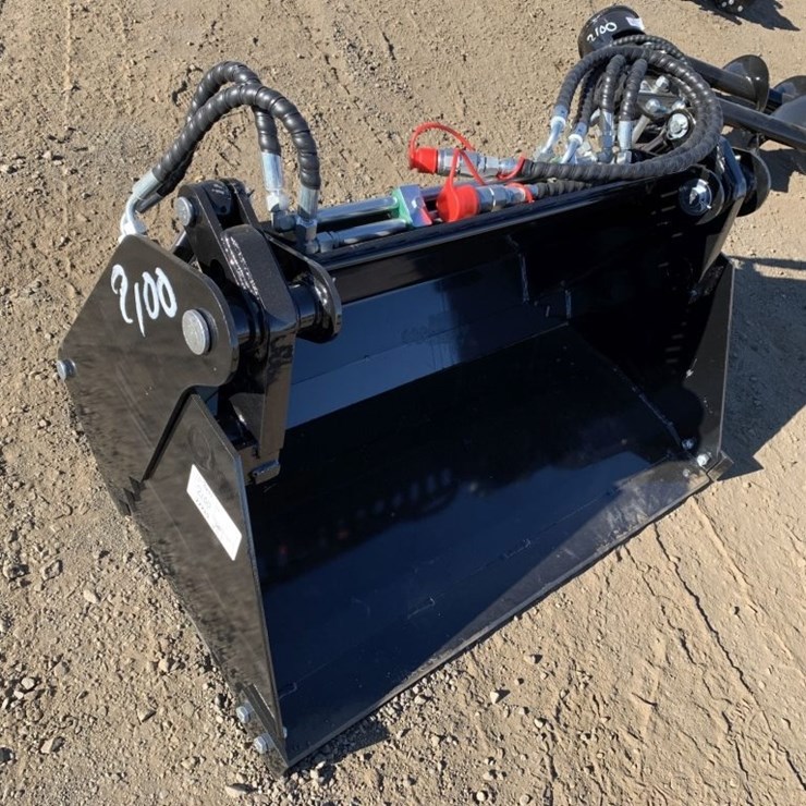 Unused 2025 IRanch IRLB 4-in-1 38in Bucket,