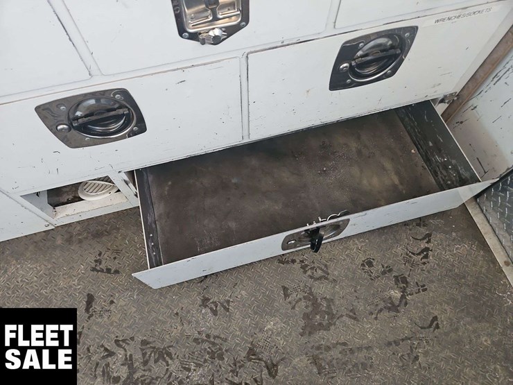 2012-ford-e-series-s/a-service-cube-van-image-40