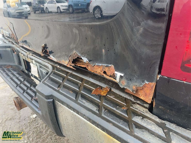 2013-chevrolet-silverado-1500-image-35