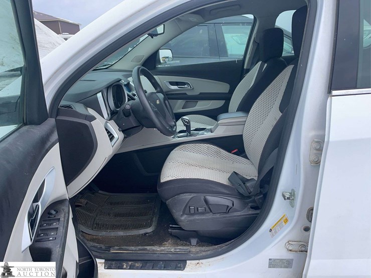 2010-chevrolet-equinox-ls-image-12