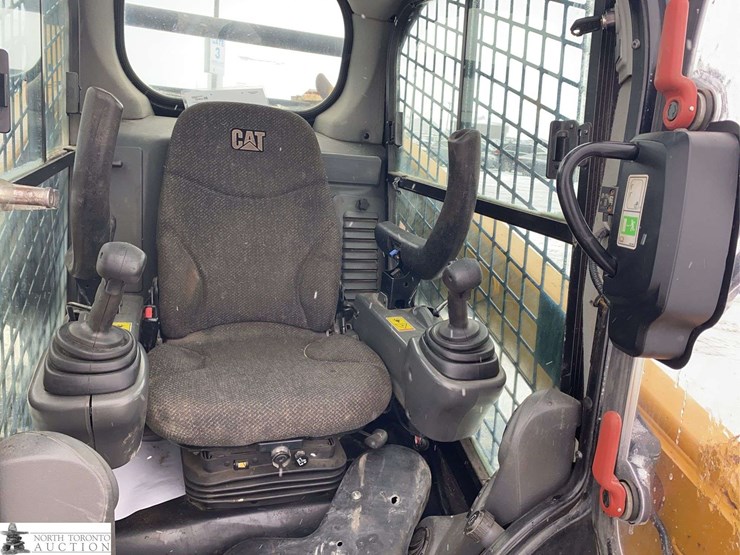 2016-caterpillar-259d-image-14