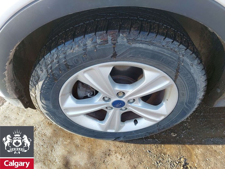 2013-ford-escape-se-image-10