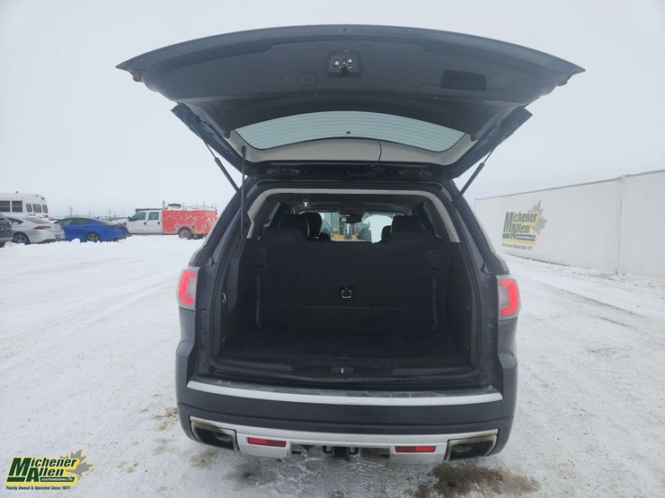 2015-gmc-acadia-image-8