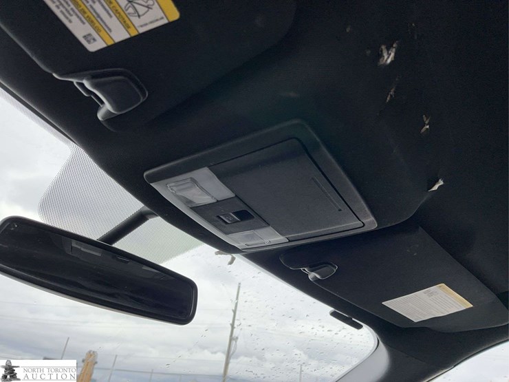 2018-ford-explorer-image-24