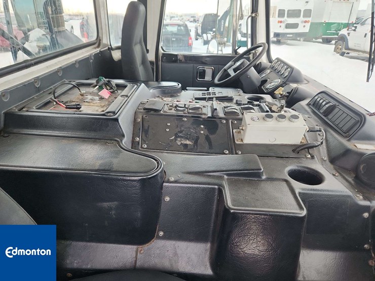 2010-autocar-xpeditor-image-38