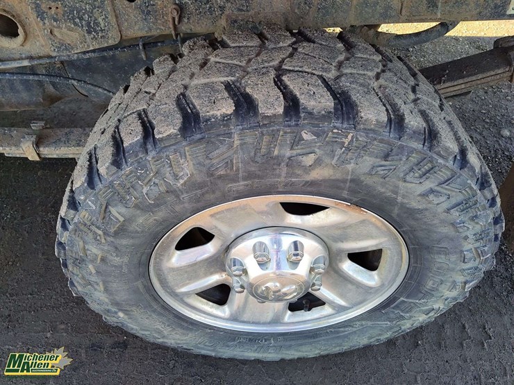 2015-dodge-3500-image-11