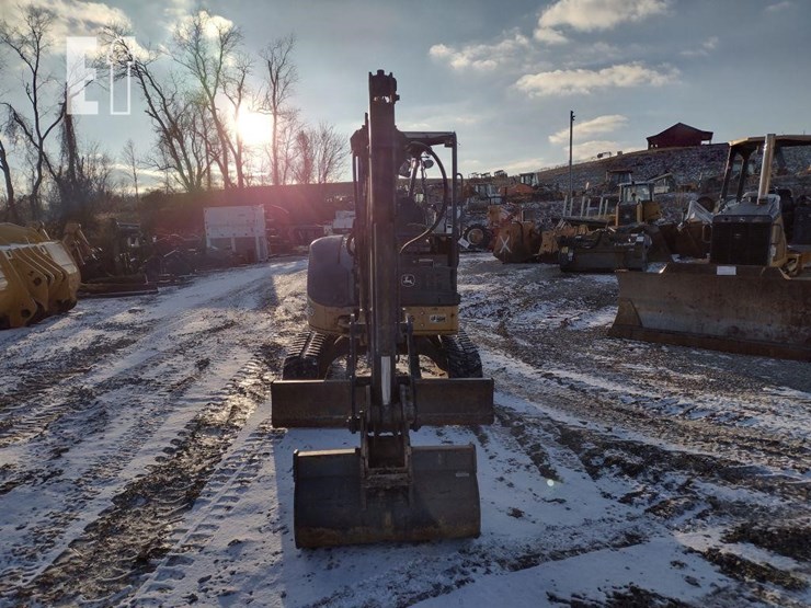 2013-deere-35d-image-2