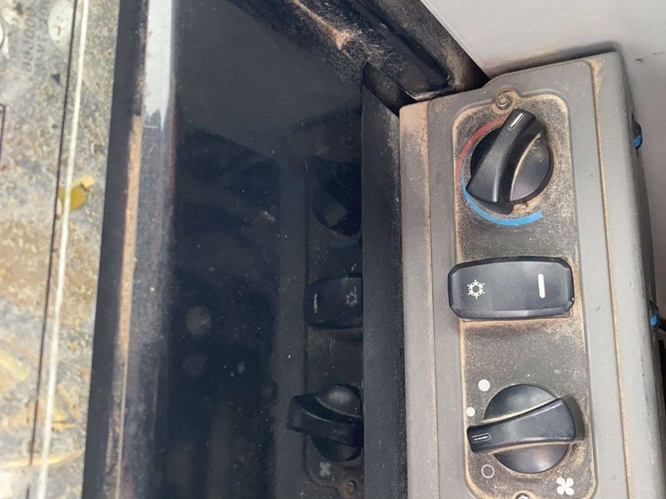 2017-caterpillar-307e2-image-27