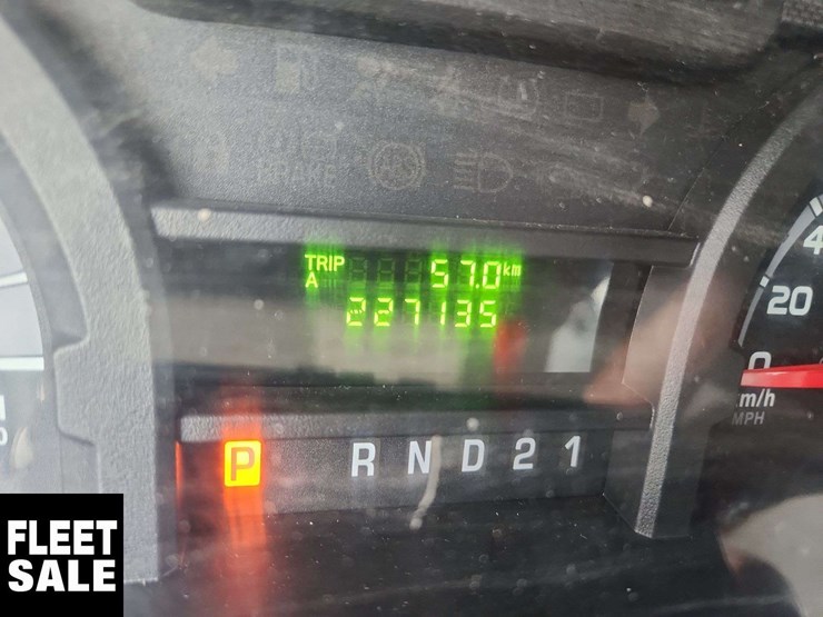 2013-ford-cargo-image-26