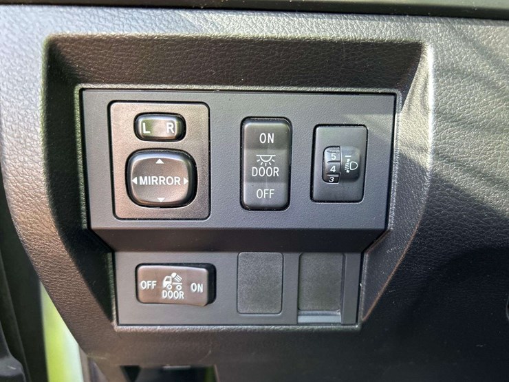 2014-toyota-tundra-image-15