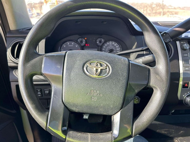 2014-toyota-tundra-image-14