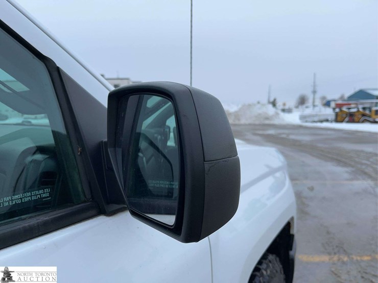 2015-chevrolet-k1500-image-33