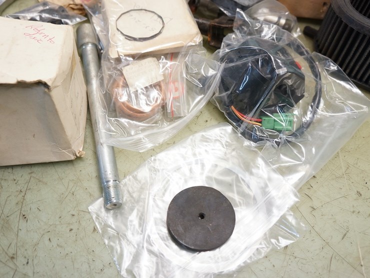 kawasaki-miscellaneous-parts-lot-image-2