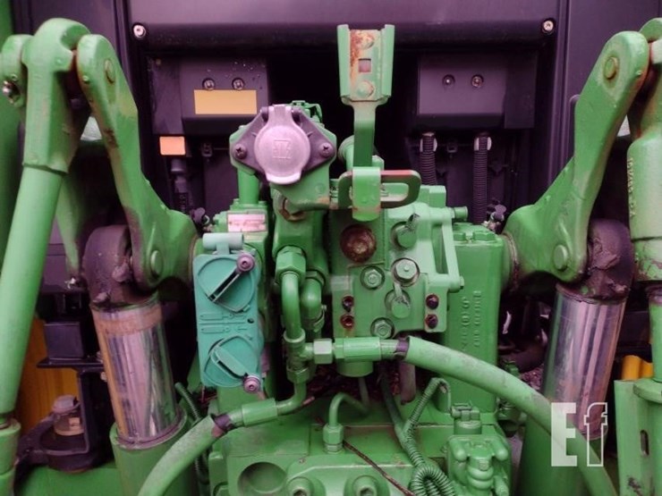 2010-john-deere-7130-image-23