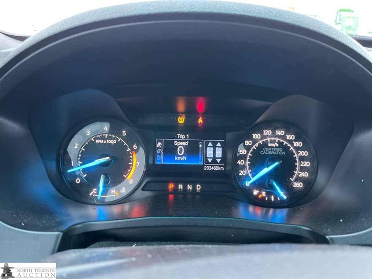 2017-ford-explorer-image-55