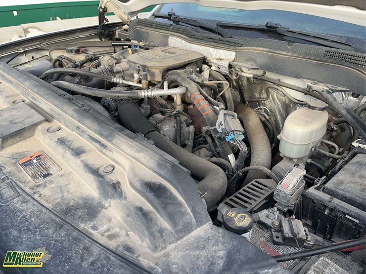 2015-chevrolet-silverado-3500hd-image-23