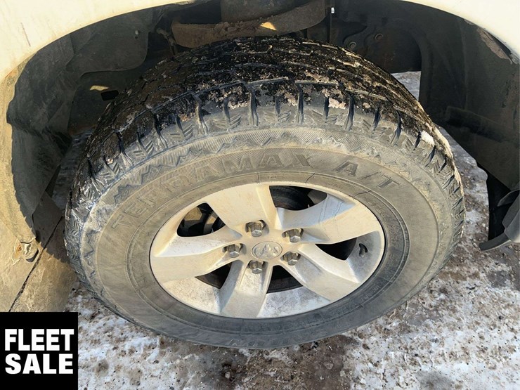 2015-dodge-1500-image-13