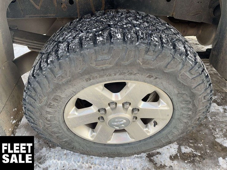 2015-dodge-3500-image-12