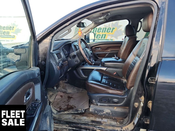 2016-nissan-titan-image-16