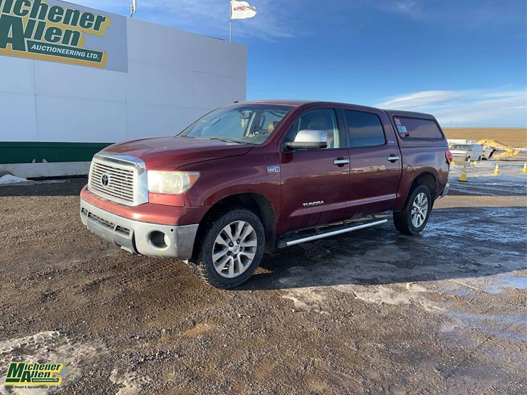 2010-toyota-tundra-image-1