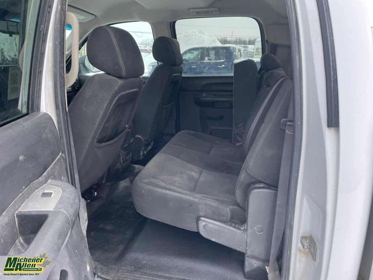 2011-chevrolet-k2500-image-29